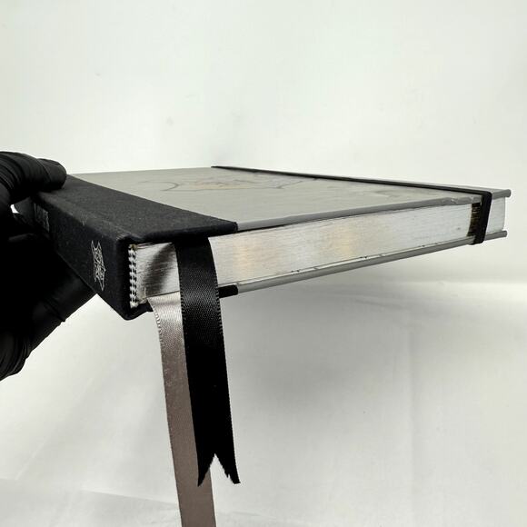 Universal Studios Harry Potter Hogwarts Alumni Journal Notebook Gray Crest - Picture 9 of 12